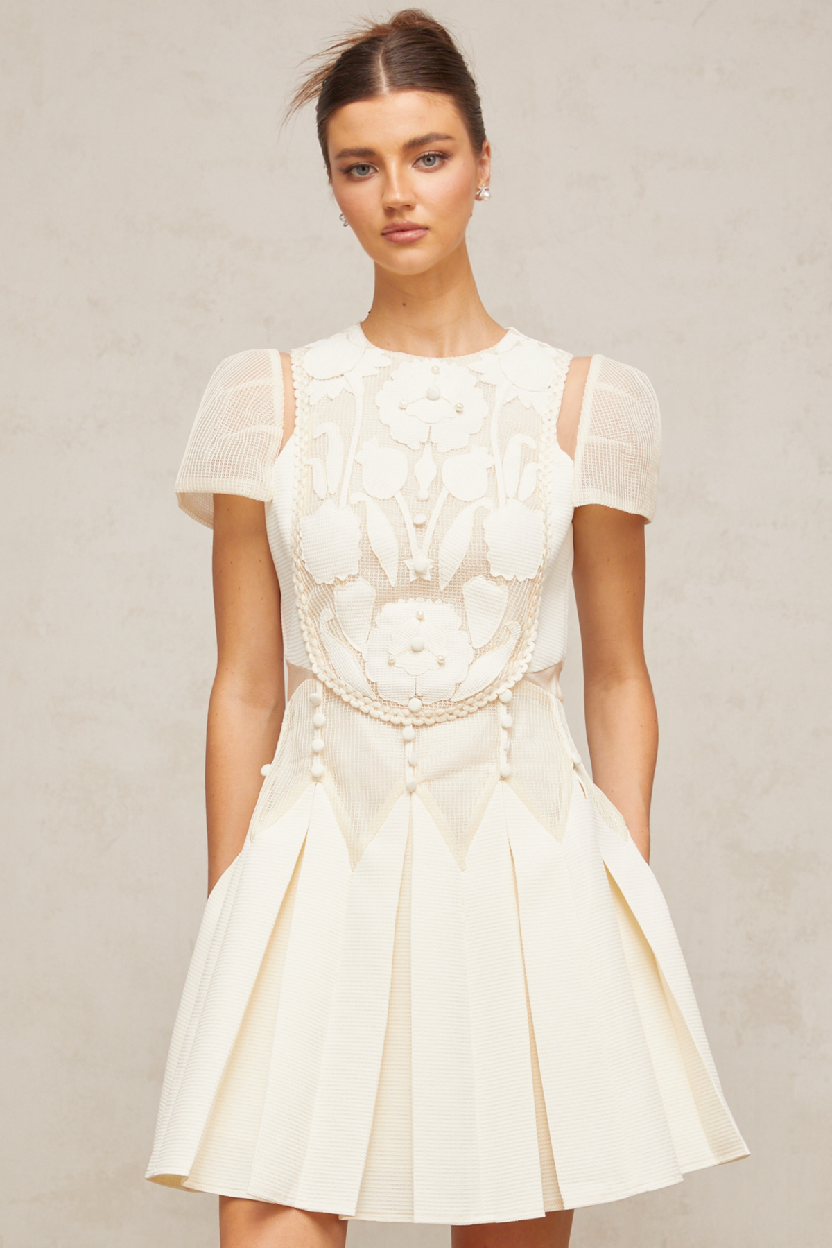Mila white flower