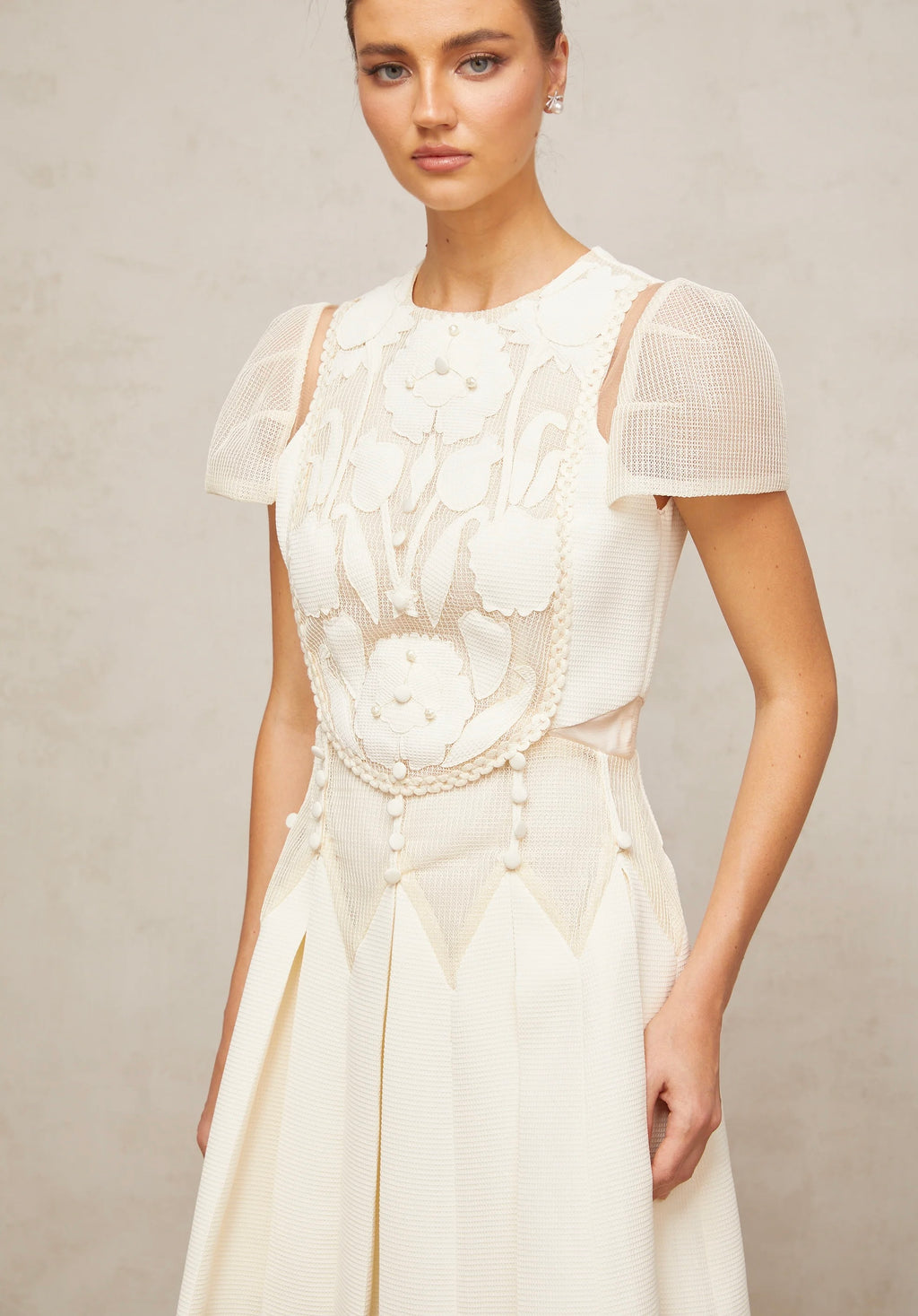 Mila white flower